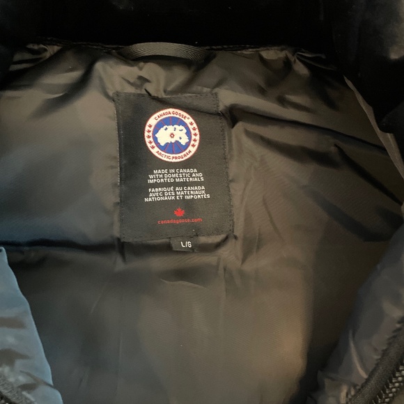 Canada Goose vest end of season sale - Picture 8 of 8